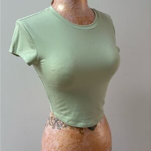 Alo Soft Crop Finesse Short sleeve in green